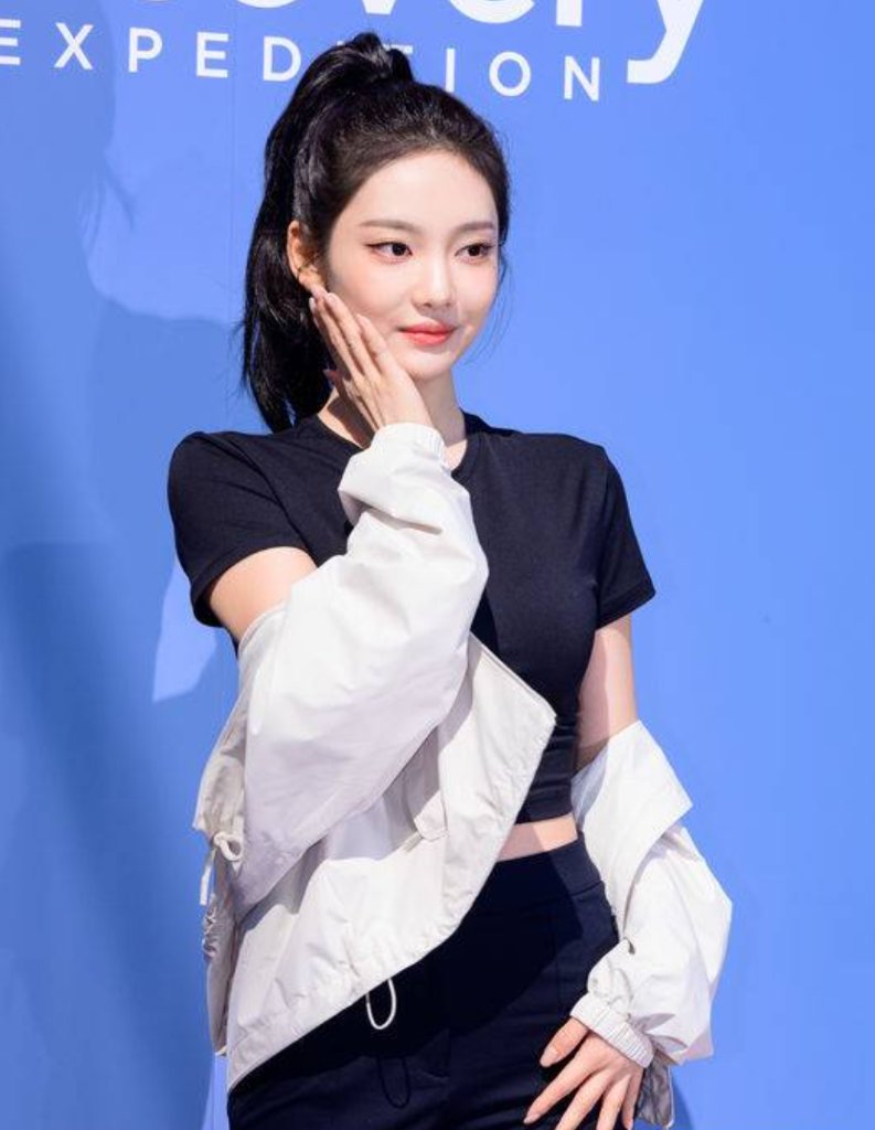 에스파 닝닝의 존재감 있는 무대 비주얼