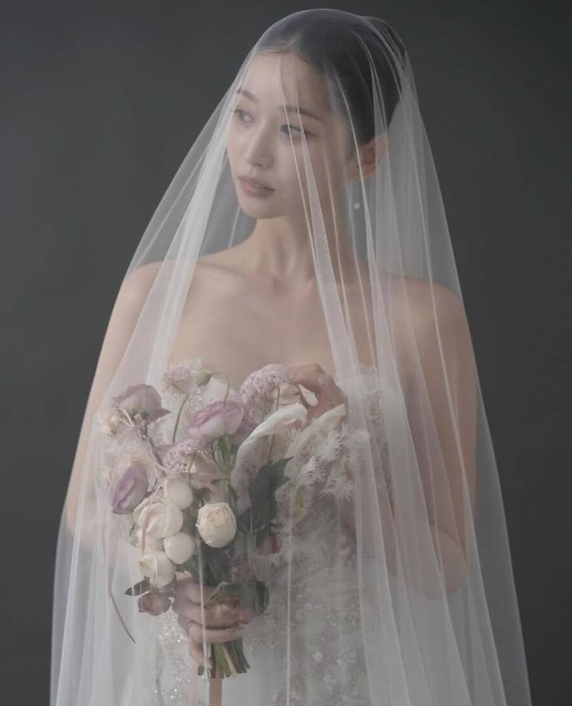 이화겸의 웨딩 화보 모습