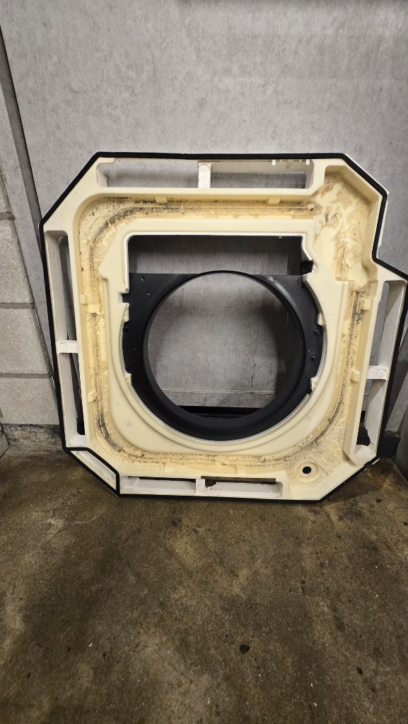 청소 전후의 팬 블레이드 비교