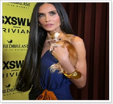 63세 데미 무어의 젊어 보이는 외모로 인한 성형설 추측