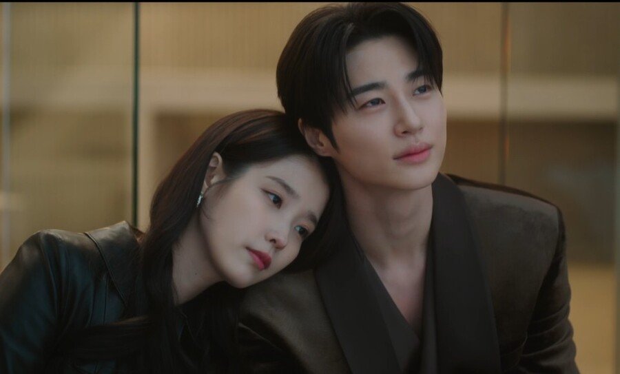 민정우의 권력 추구와 감정적 집착의 갈등
