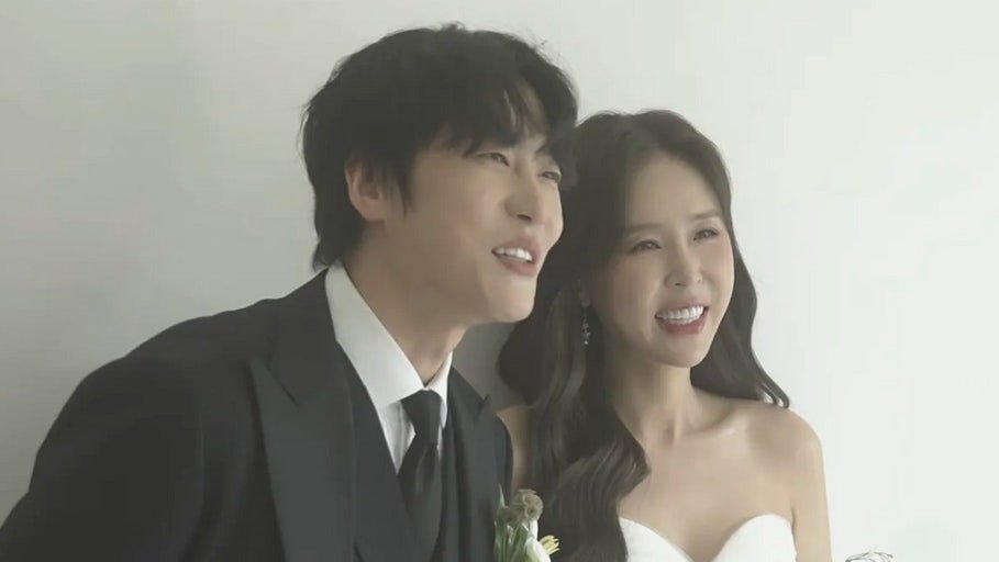 흑백 웨딩사진, 감정이 담긴 순간