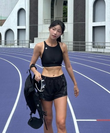 성장기 어린 시절부터 현재까지의 김민지 변화 모습