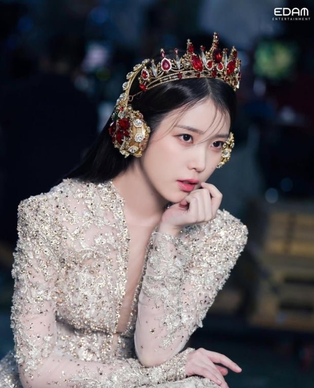 변우석 21세기 대군부인 슈트