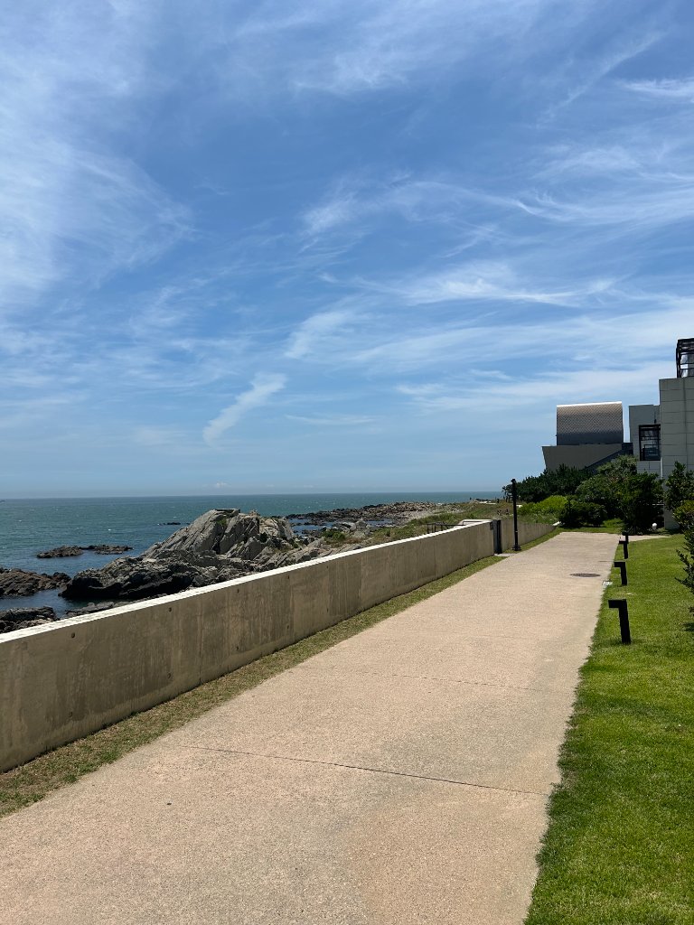 아난티 코브 리조트 내 일식당 요리