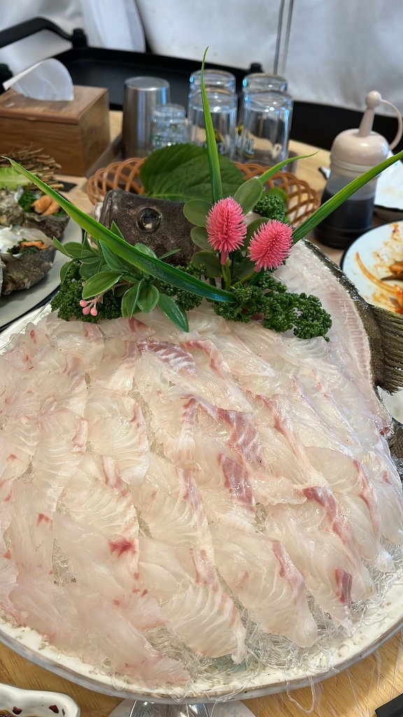 제주도 활어 횟집의 정갈한 식사 분위기