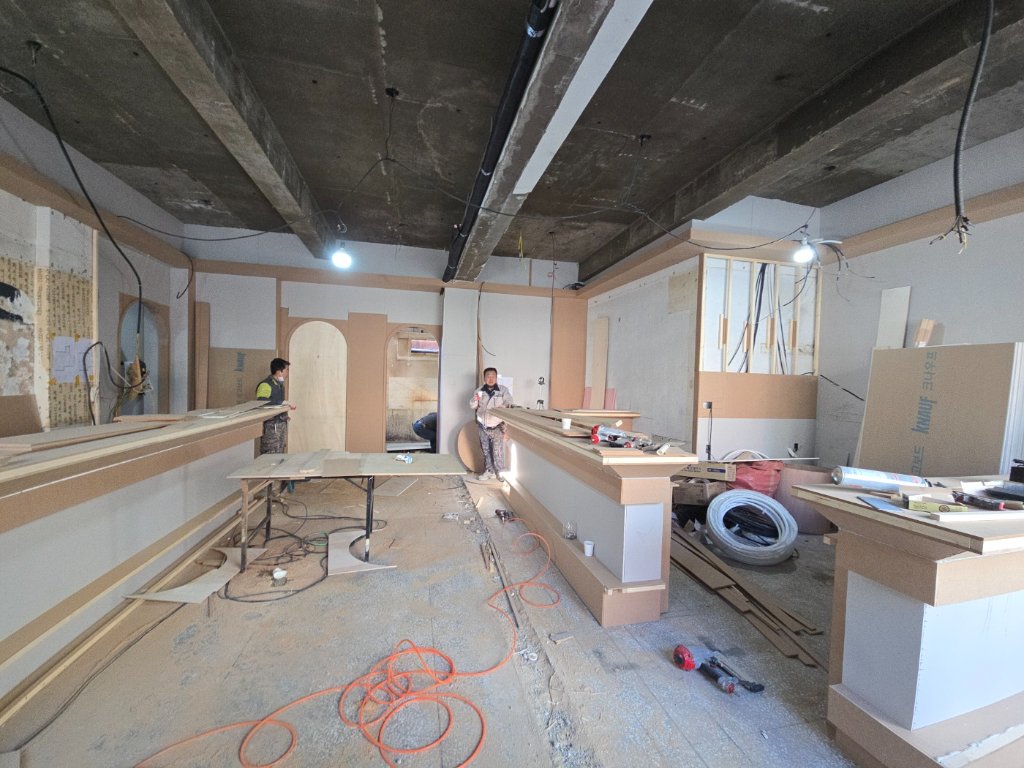 준공 완료된 부산 수영동 위스키바 전경