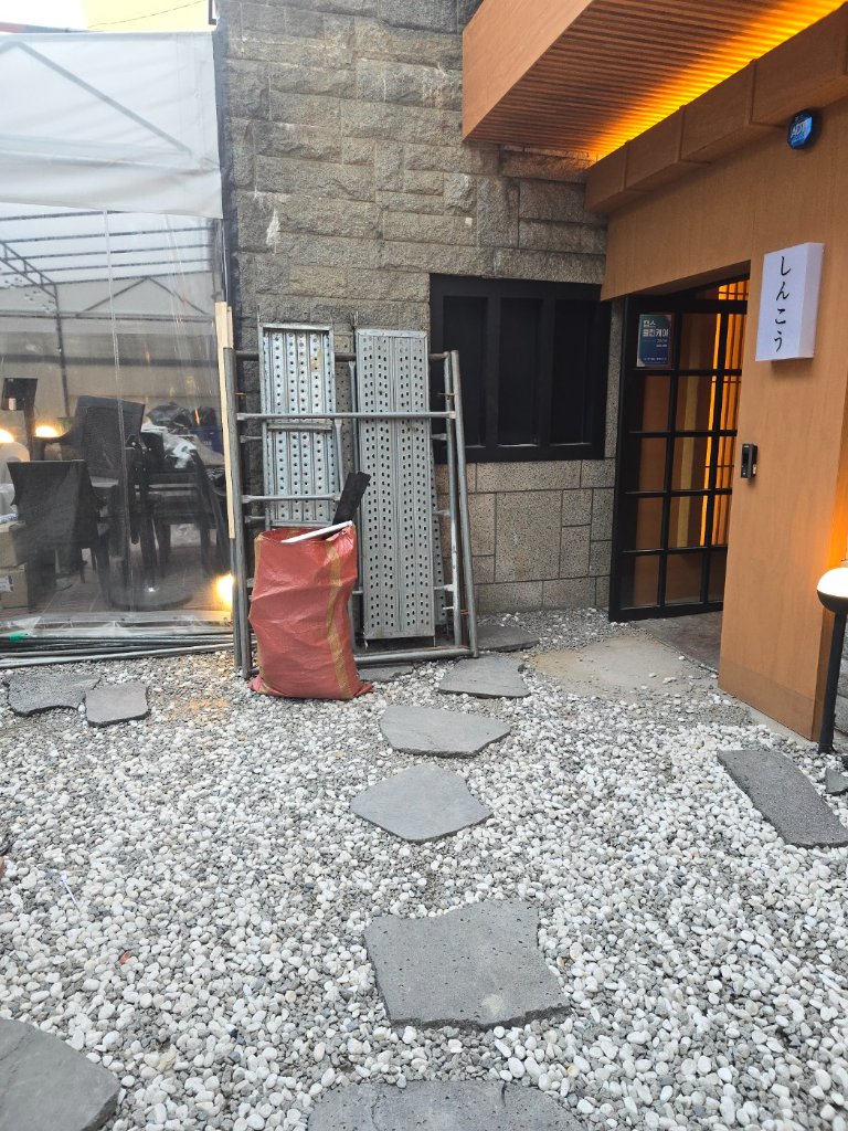 유메오뎅 메인 컬러로 도장된 내부 공간