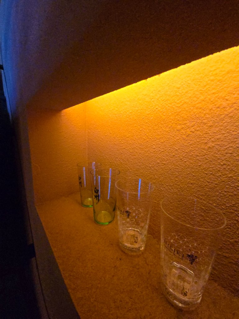 완성된 이자카야 공간의 전체 모습