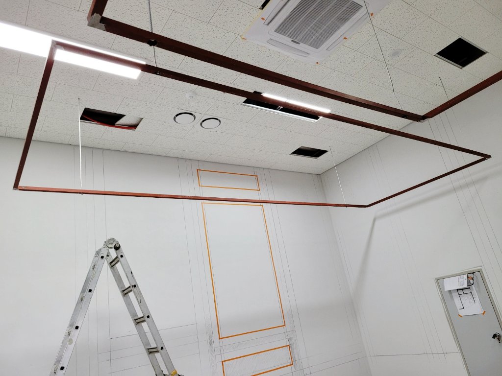 완성된 샐러드 카페의 최종 인테리어 모습