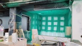 부산 바 인테리어 중앙 무대 및 좌석 배치도