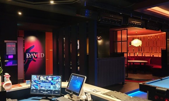 부산 바 인테리어 VIP 부스 및 부스 소파 배치