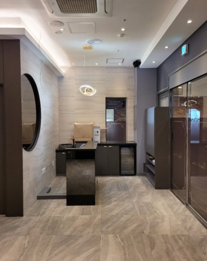 복도의 간접조명 설계