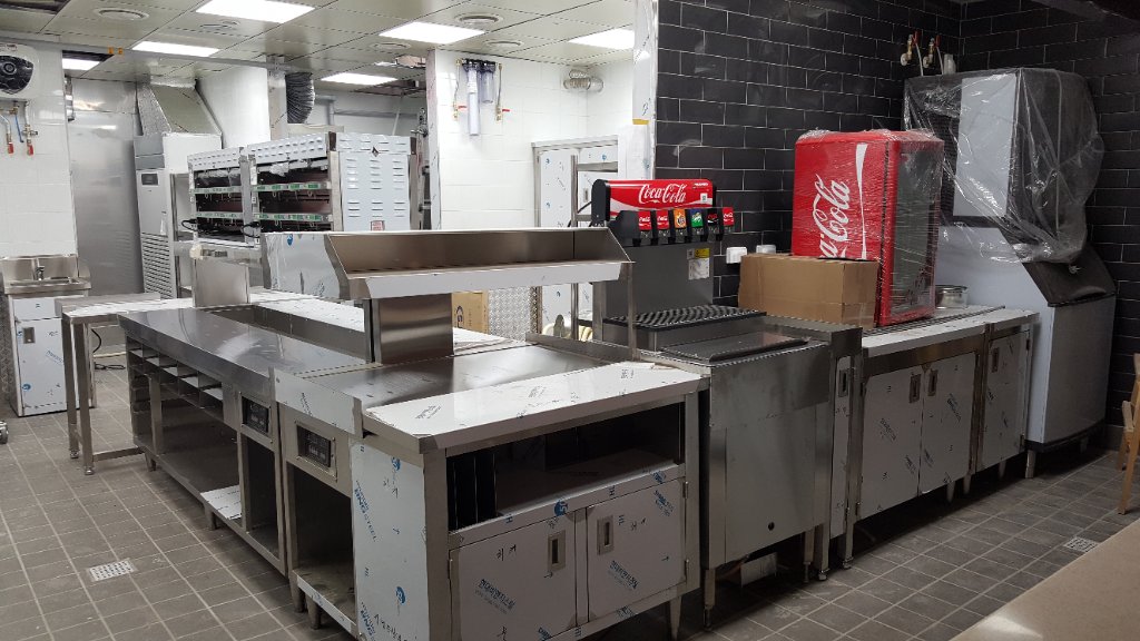 부산 괴정동 버거킹 매장 주방 가구 세팅 과정