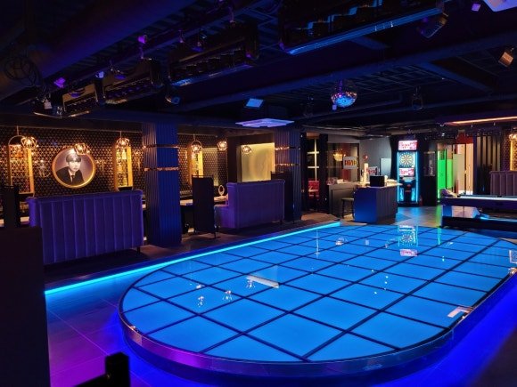 조명 설치 과정에서의 세밀한 조정 작업