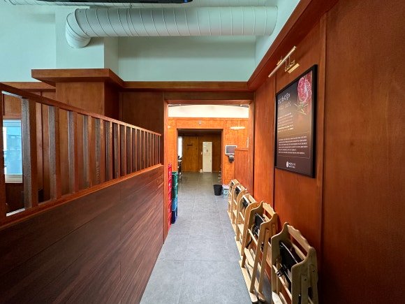 별관 프라이빗 룸의 폴딩 도어 구조