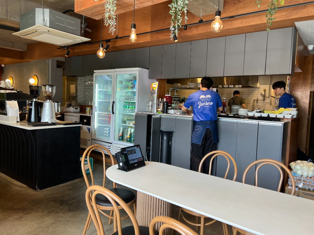 준브로의 셀프바 시설