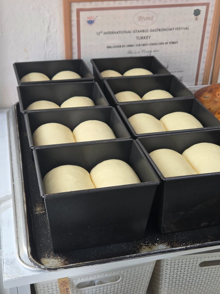 견과류가 가득 들어간 노아레이즌의 단면