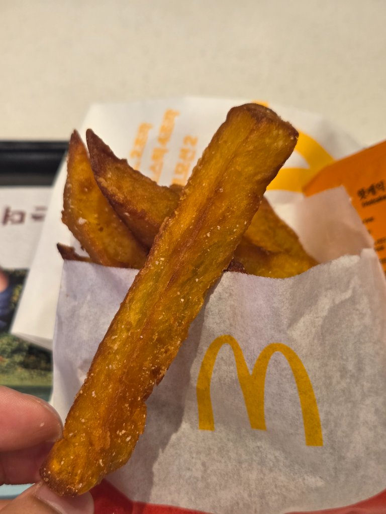 따뜻하게 받아먹은 고구마후라이의 비주얼