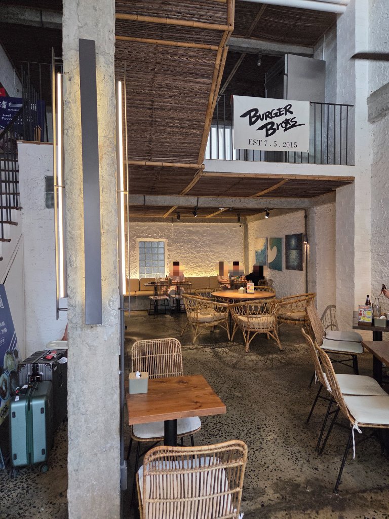 NN버거의 아보카도와 베이컨의 조합