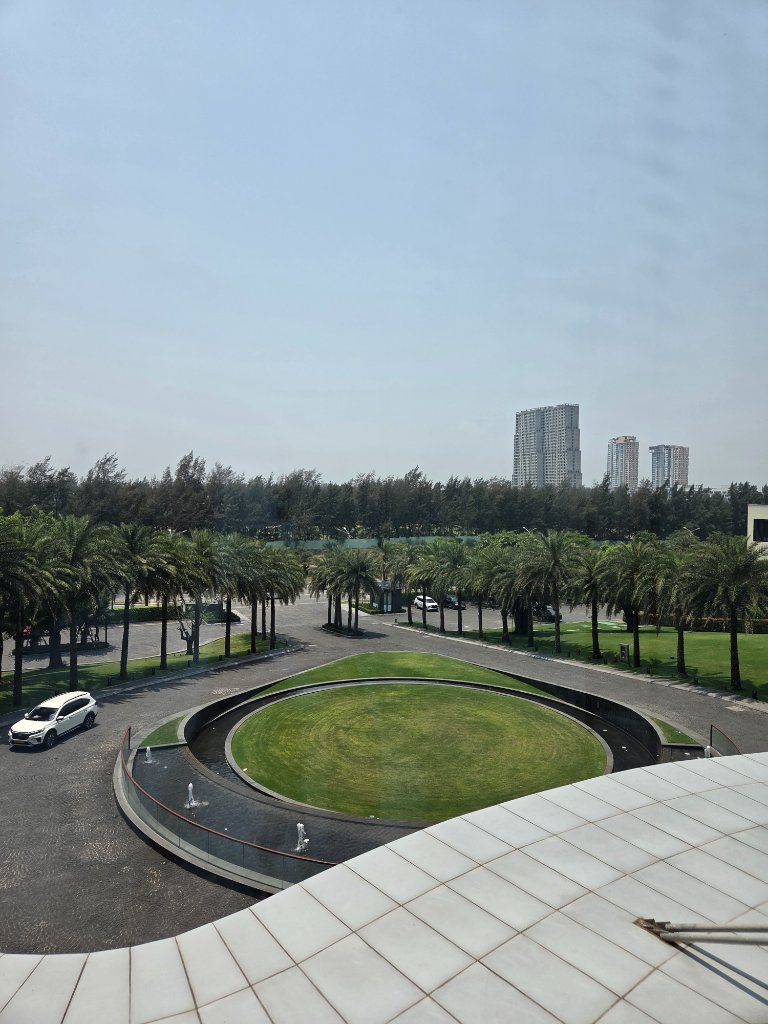 베란다에서 바라본 다낭 바다의 수평선